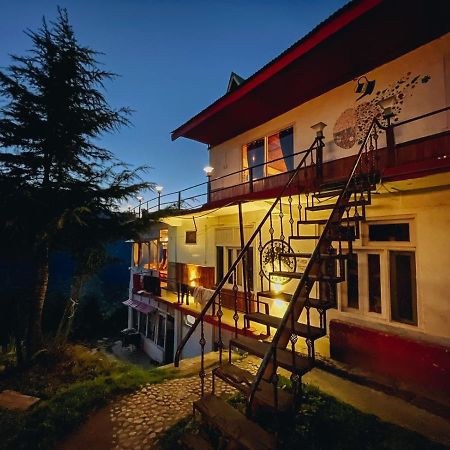 Hostel Firgun Chapter Shoja Exteriér fotografie