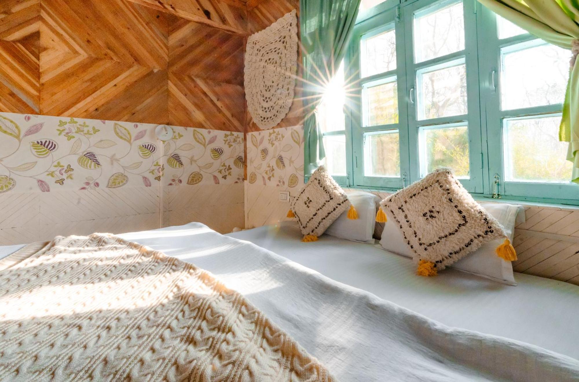Hostel Firgun Chapter Shoja Exteriér fotografie