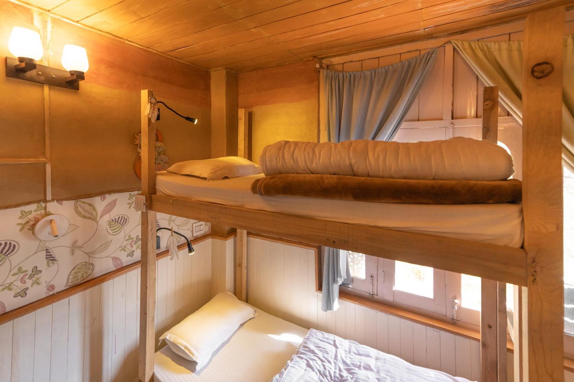 Hostel Firgun Chapter Shoja Exteriér fotografie