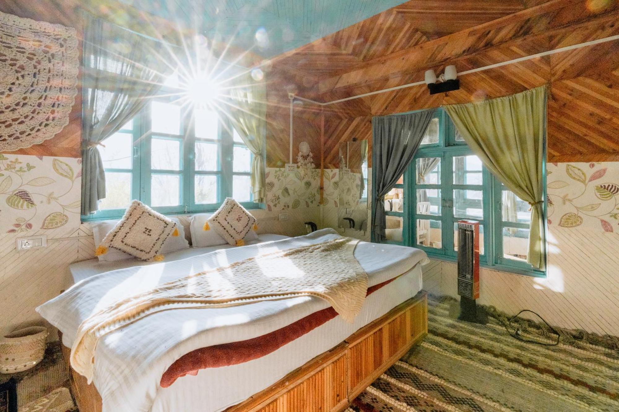 Hostel Firgun Chapter Shoja Exteriér fotografie