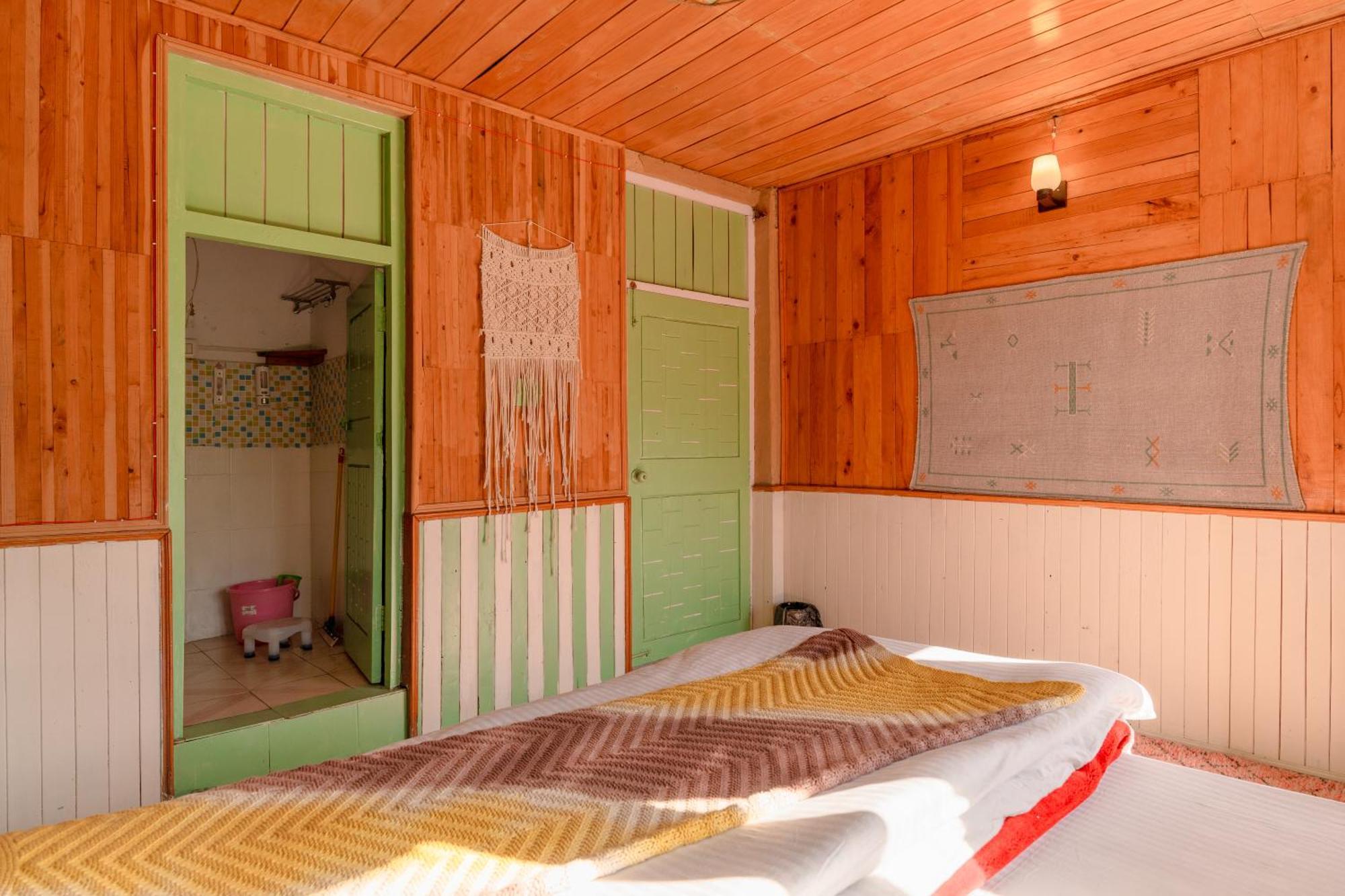 Hostel Firgun Chapter Shoja Exteriér fotografie