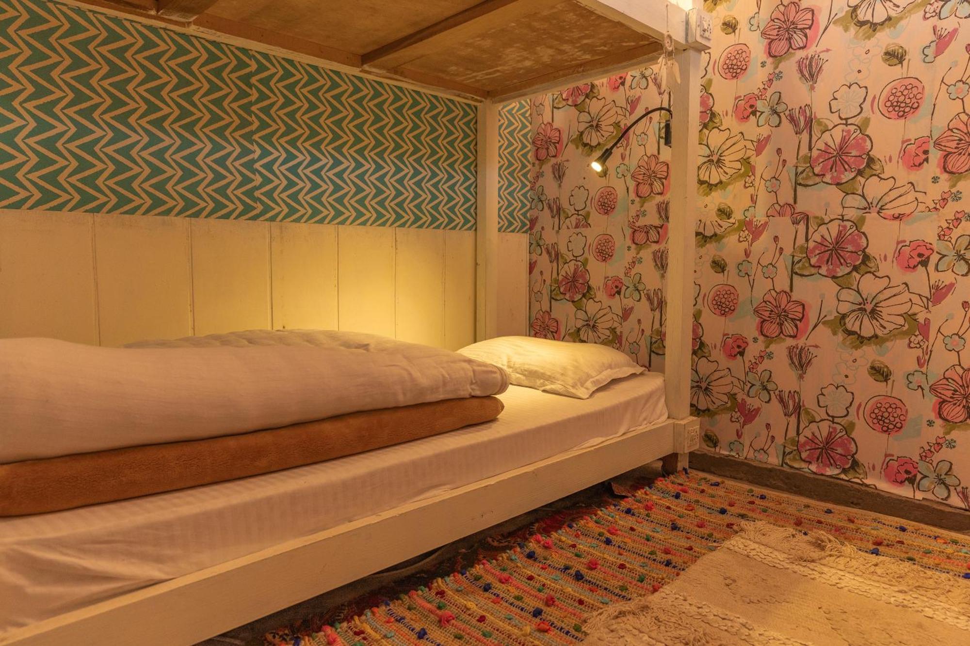 Hostel Firgun Chapter Shoja Exteriér fotografie