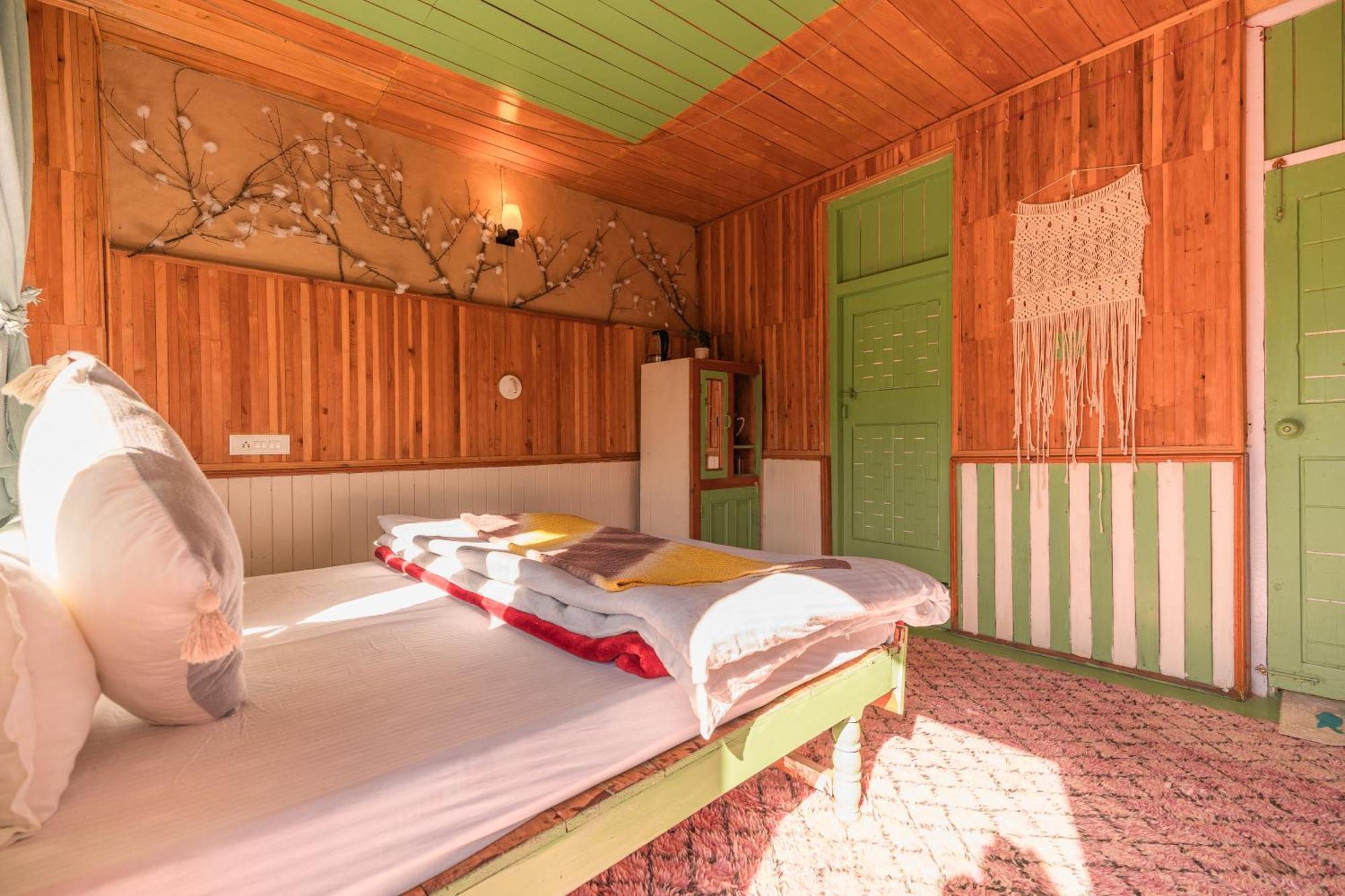 Hostel Firgun Chapter Shoja Exteriér fotografie