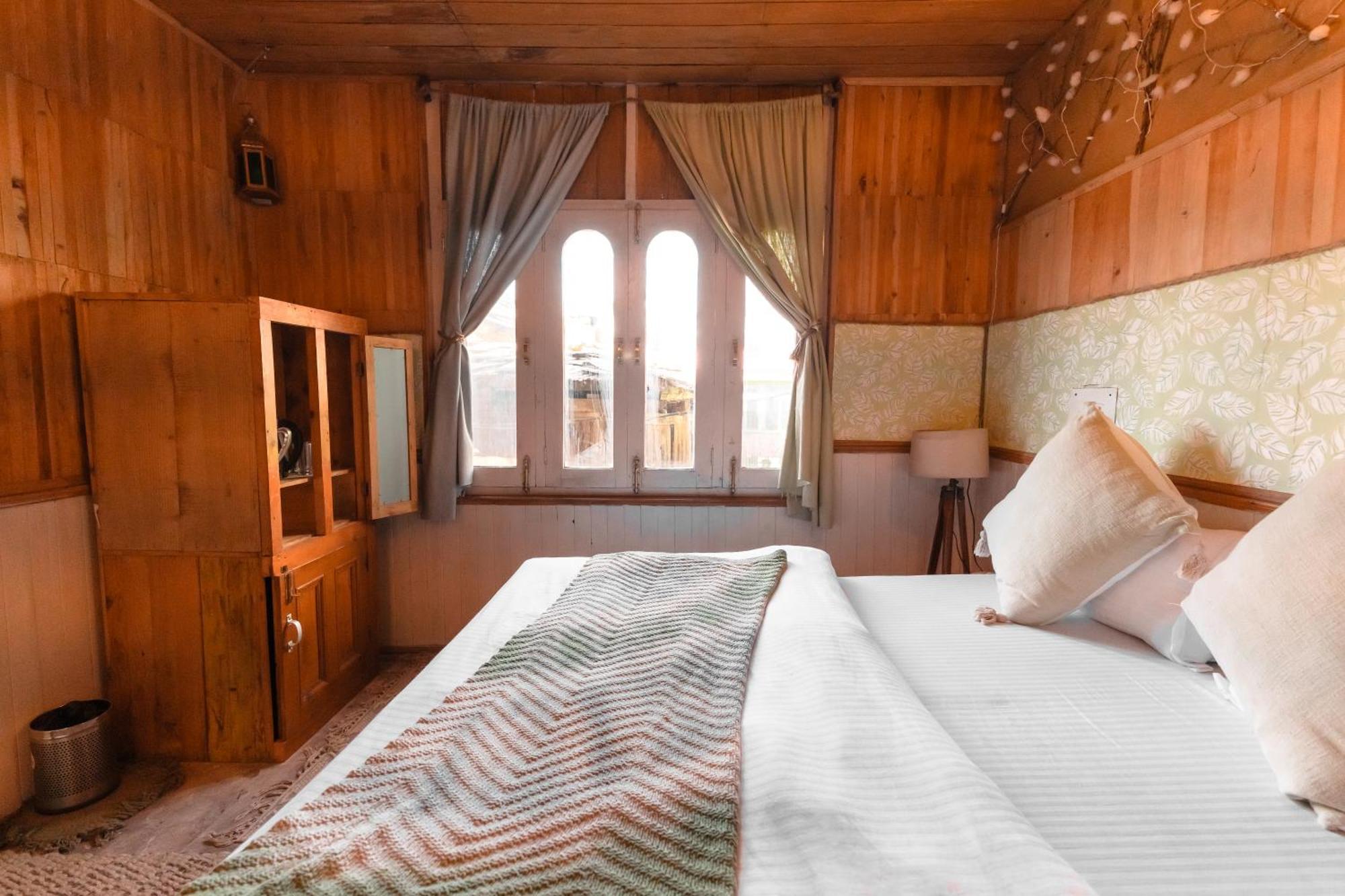 Hostel Firgun Chapter Shoja Exteriér fotografie