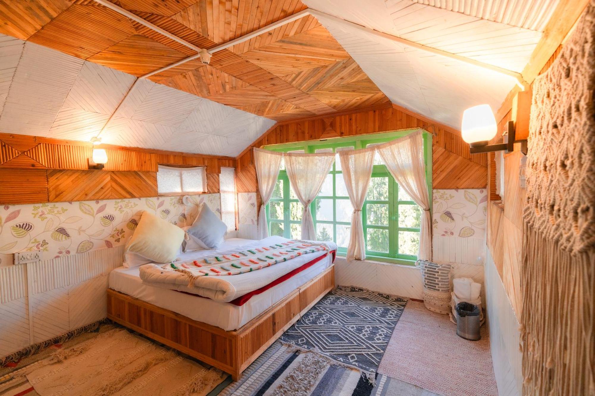 Hostel Firgun Chapter Shoja Exteriér fotografie