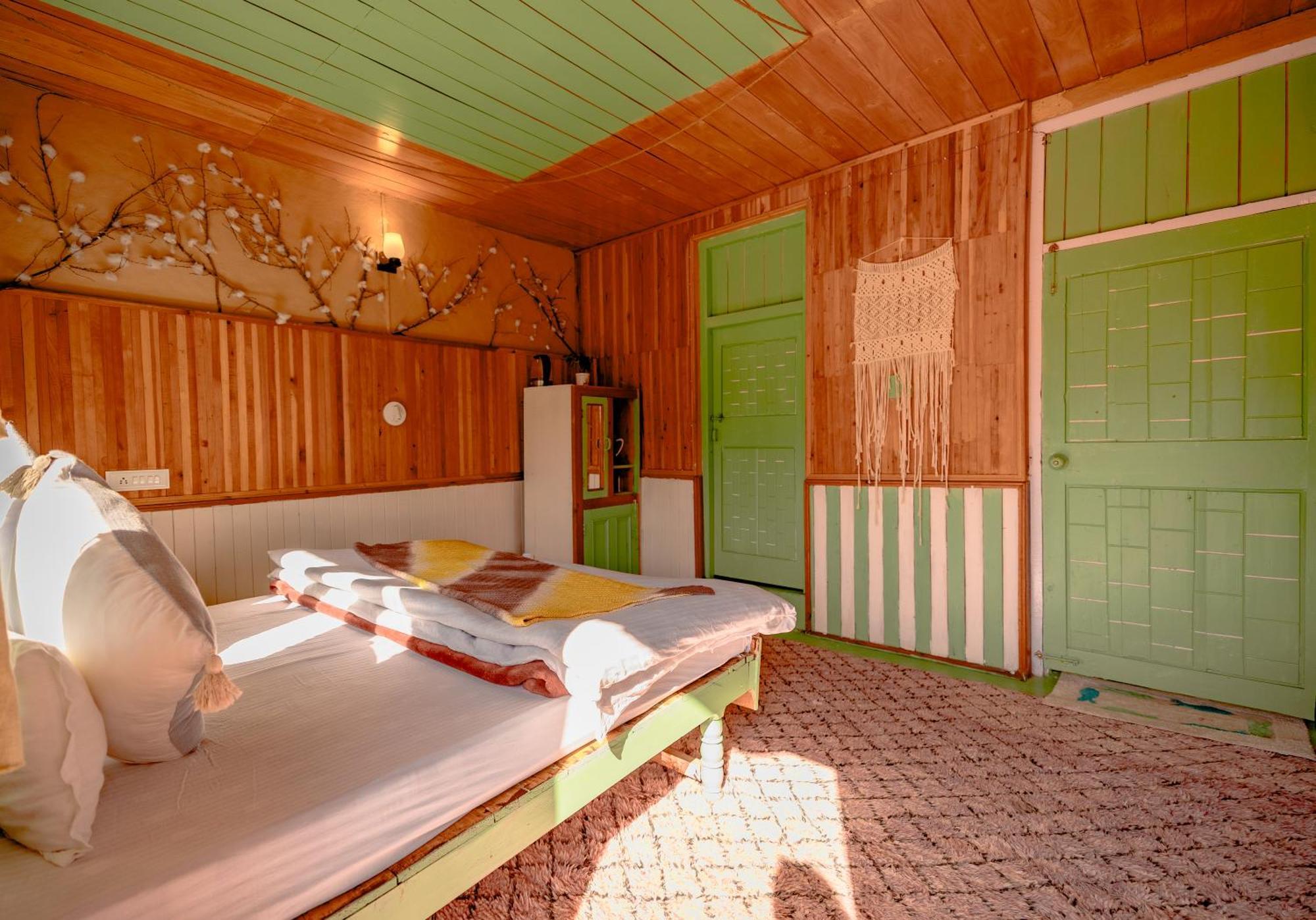 Hostel Firgun Chapter Shoja Exteriér fotografie